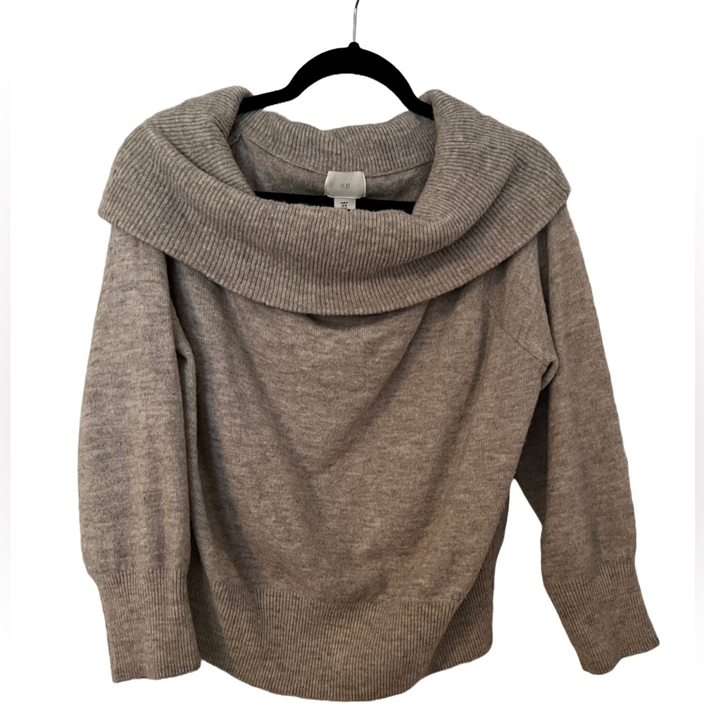 H&M Sweater - M